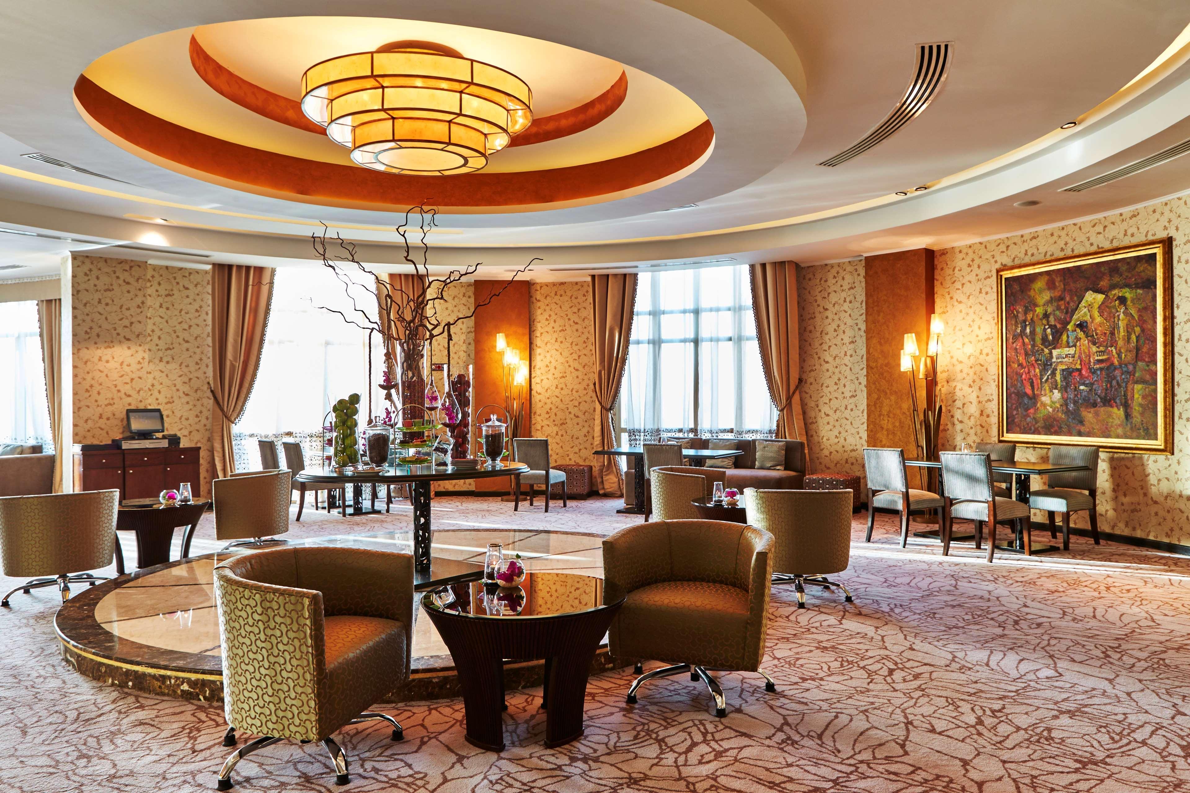 รอยัล แม็กซิม พาเลซ เคมปินสกี้ ไคโร Hotel ภายนอก รูปภาพ The lobby of the hotel