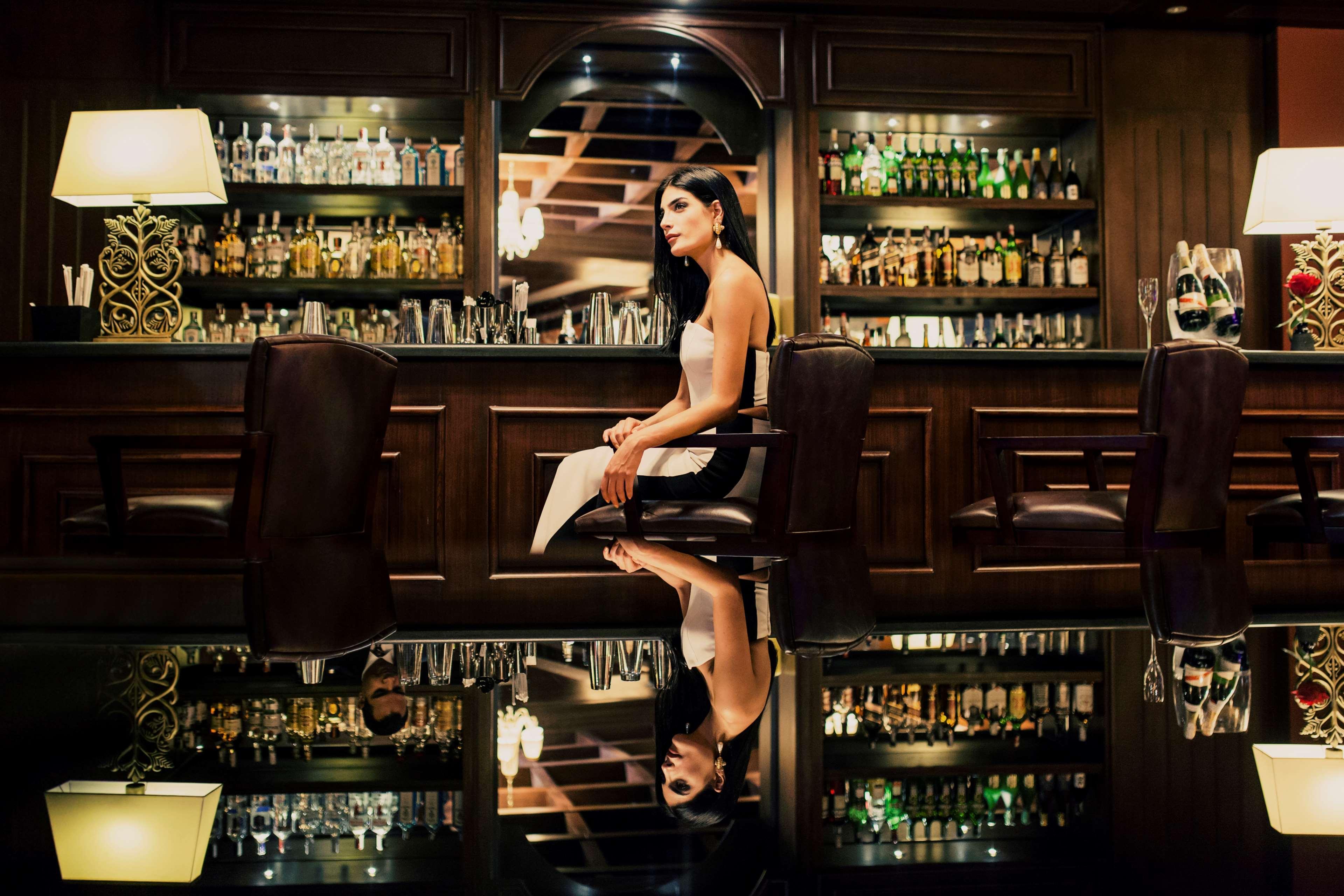 รอยัล แม็กซิม พาเลซ เคมปินสกี้ ไคโร Hotel ภายนอก รูปภาพ The bar at the St. Regis New York